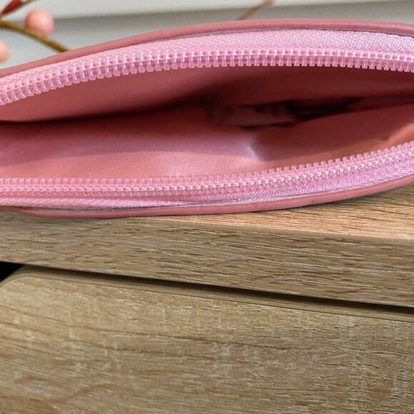 Winky Lux Donut Shaped Makeup Bag - Picture 4 of 6